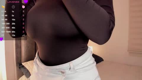 Snapshot of erotic_boobs chatting on October 3, 2025, 1:46 am Karen online show from October 3, 2025, 1:46 am