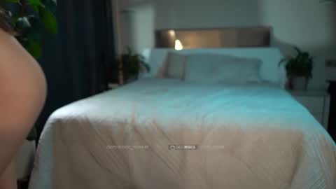 SOFIA  DAMIEN   PVT MODEL online show from October 24, 2025, 9:49 am