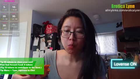 Snapshot of eroticalynn chatting on February 20, 2025, 8:47 pm Lynn online show from February 20, 2025, 8:47 pm