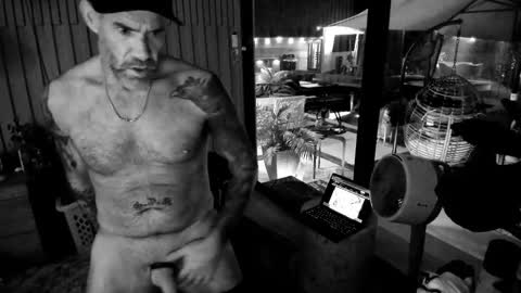 Snapshot of eroticextasy818 chatting on December 21, 2025, 11:28 am eroticextasy818 online show from December 21, 2025, 11:28 am