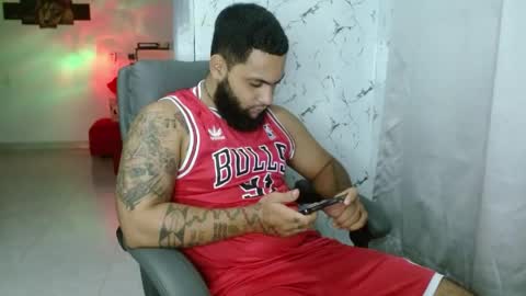Eroticoblack online show from May 7, 2026, 4:40 am