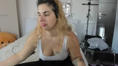 Snapshot of eroticsensualkitty4u chatting on January 8, 2025, 7:45 am eroticsensualkitty4u online show from January 8, 2025, 7:45 am