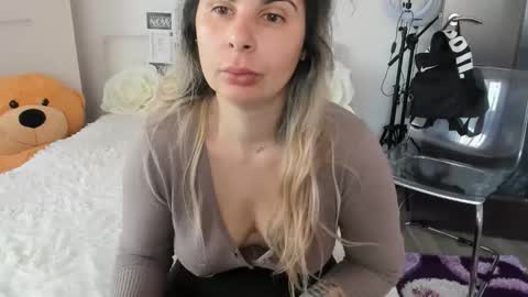 Snapshot of eroticsensualkitty4u chatting on October 23, 2025, 9:19 am eroticsensualkitty4u online show from October 23, 2025, 9:19 am