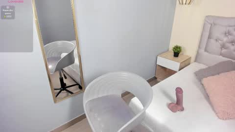 Escarlet online show from February 20, 2026, 11:43 am