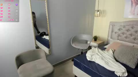 Snapshot of escarleth__ chatting on June 24, 2026, 12:26 pm Escarlet online show from June 24, 2026, 12:26 pm