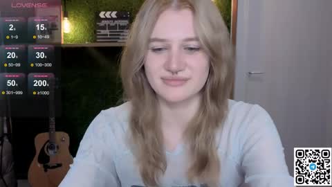 Snapshot of eshleeeygreen chatting on May 22, 2026, 10:37 pm EshleGreen online show from May 22, 2026, 10:37 pm