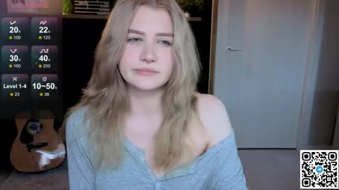 Snapshot of eshleeeygreen chatting on May 28, 2026, 6:27 pm EshleGreen online show from May 28, 2026, 6:27 pm