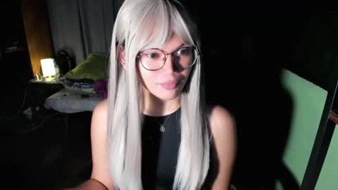 Snapshot of esilchan chatting on October 22, 2025, 2:23 am Chelliane online show from October 22, 2025, 2:23 am