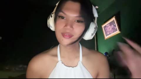 Snapshot of esilchan chatting on November 26, 2025, 2:45 am Chelliane online show from November 26, 2025, 2:45 am