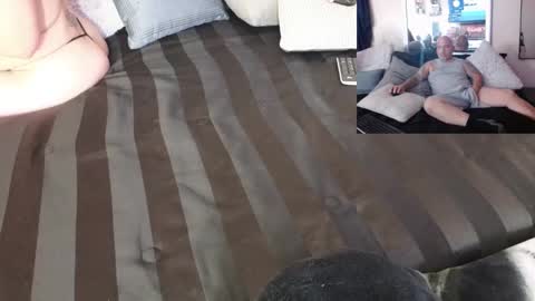 eslosyliz213 online show from February 18, 2025, 11:44 am