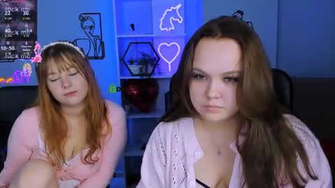 esma_shine online show from September 24, 2025, 7:50 pm