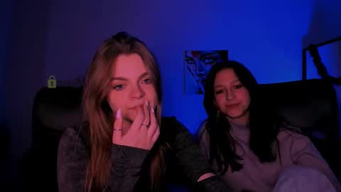 Snapshot of esma_shine chatting on November 13, 2025, 2:54 am esma_shine online show from November 13, 2025, 2:54 am