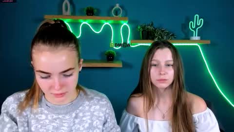 Snapshot of esme_moore_ chatting on November 19, 2025, 9:53 am esme_moore_ online show from November 19, 2025, 9:53 am