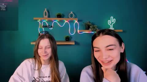 Snapshot of esme_moore_ chatting on November 27, 2025, 9:22 am esme_moore_ online show from November 27, 2025, 9:22 am