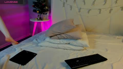 Esme Runn online show from January 15, 2025, 10:27 am