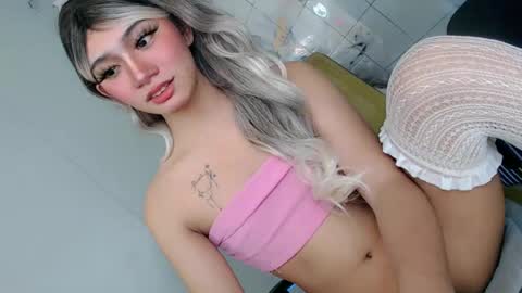 Snapshot of esmeralda28x chatting on June 20, 2026, 10:45 pm esmeralda28x online show from June 20, 2026, 10:45 pm