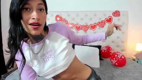 esmeralda  online show from February 15, 2025, 3:17 pm