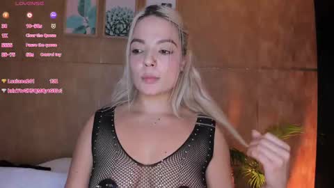 Esmeralda G online show from February 22, 2025, 9:15 pm
