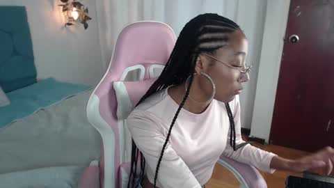 Snapshot of esmeralda_bk chatting on January 22, 2025, 6:52 pm esmeralda_bk online show from January 22, 2025, 6:52 pm