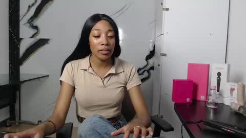 Snapshot of esmeralda_bk chatting on September 29, 2025, 9:52 pm esmeralda_bk online show from September 29, 2025, 9:52 pm