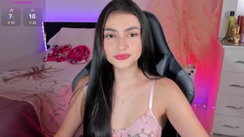 Snapshot of esmeralda_colllins chatting on November 13, 2025, 8:19 pm Esmeralda online show from November 13, 2025, 8:19 pm