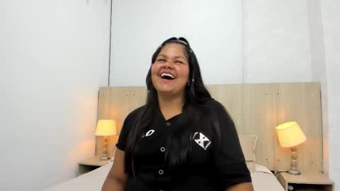 Esmeralda online show from November 24, 2025, 7:13 pm