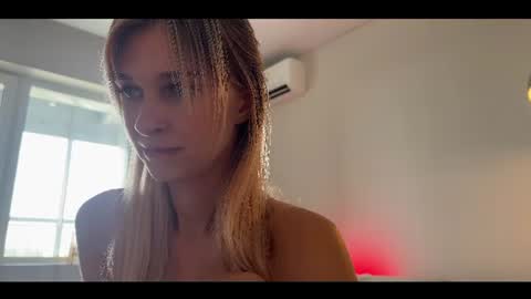 Snapshot of esmereal chatting on July 9, 2026, 7:23 am How was your Christmas online show from July 9, 2026, 7:23 am