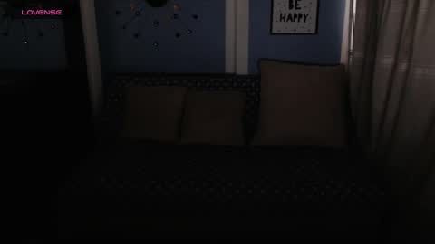 Snapshot of esmerraldaa_mia chatting on February 24, 2025, 10:36 pm Esmeralda online show from February 24, 2025, 10:36 pm