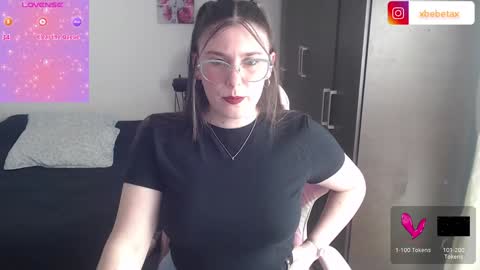 Snapshot of espagamer5 chatting on December 3, 2024, 7:44 pm Xbebetax online show from December 3, 2024, 7:44 pm