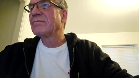 Snapshot of essexb0y chatting on January 15, 2025, 4:11 pm EssexB0y online show from January 15, 2025, 4:11 pm