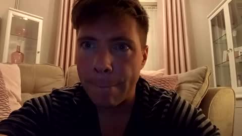 Snapshot of essexlad2022 chatting on April 6, 2026, 1:03 am essexlad2022 online show from April 6, 2026, 1:03 am