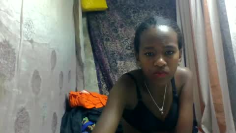 Snapshot of estancelee chatting on June 13, 2026, 11:57 pm estancelee online show from June 13, 2026, 11:57 pm