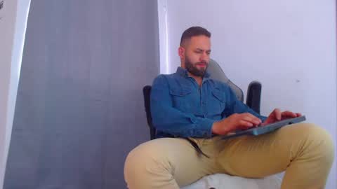 esteban online show from December 5, 2024, 7:38 pm