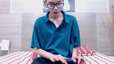 ESTEBAN CARLTON online show from March 8, 2025, 11:37 am