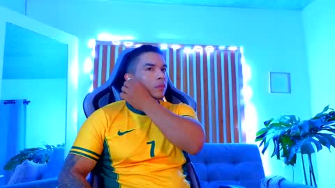 Snapshot of esteban_de_louise chatting on May 27, 2026, 9:06 am ESTEBAN online show from May 27, 2026, 9:06 am