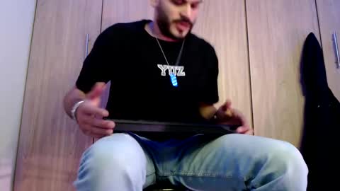 Esteban Fernandez online show from January 18, 2025, 3:27 pm