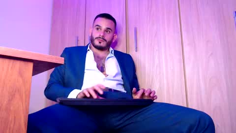 Esteban Fernandez online show from February 2, 2025, 8:35 am