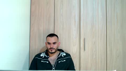 Esteban Fernandez online show from February 7, 2025, 11:45 pm