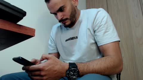 Esteban Fernandez online show from February 9, 2025, 7:19 pm