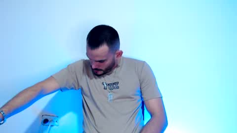 Esteban Fernandez online show from February 12, 2025, 8:38 am