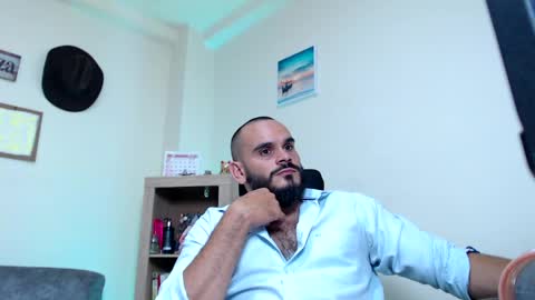 Snapshot of esteban_fer chatting on May 24, 2026, 1:10 am Esteban Fernandez online show from May 24, 2026, 1:10 am