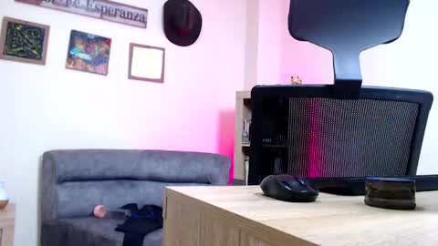Snapshot of esteban_fer chatting on May 29, 2026, 6:39 pm Esteban Fernandez online show from May 29, 2026, 6:39 pm