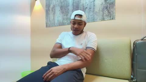 Snapshot of esteban_jacson chatting on February 20, 2026, 3:36 am esteban_jacson online show from February 20, 2026, 3:36 am