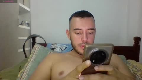 Esteban Reyes  independent model online show from November 15, 2025, 10:26 pm