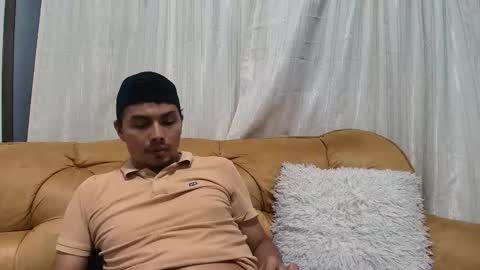 Snapshot of estebancot0314 chatting on October 22, 2025, 5:52 am Esteban online show from October 22, 2025, 5:52 am