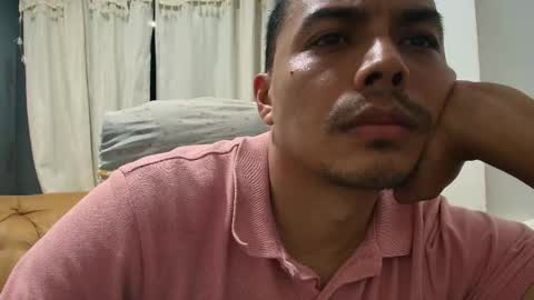 Snapshot of estebancot0314 chatting on November 21, 2025, 5:06 am Esteban online show from November 21, 2025, 5:06 am