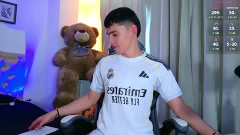 Snapshot of estebanperez_ chatting on June 23, 2026, 7:12 pm Esteban online show from June 23, 2026, 7:12 pm
