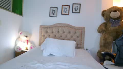 Snapshot of estebanperez_ chatting on July 1, 2026, 11:23 am Esteban online show from July 1, 2026, 11:23 am