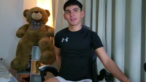 Snapshot of estebanperez_ chatting on July 20, 2026, 11:23 am Esteban online show from July 20, 2026, 11:23 am