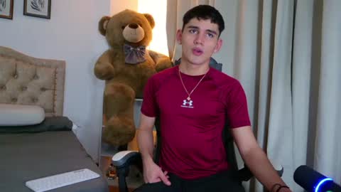 Snapshot of estebanperez_ chatting on July 25, 2026, 11:19 am Esteban online show from July 25, 2026, 11:19 am